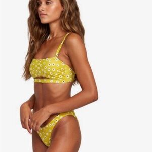 RVCA Daizy bikini set. Size M. Yellow with black and white daisies.